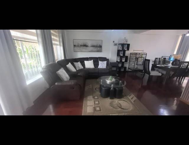 2 BEDROOM APARTMENT FOR SALE IN FLORIDA